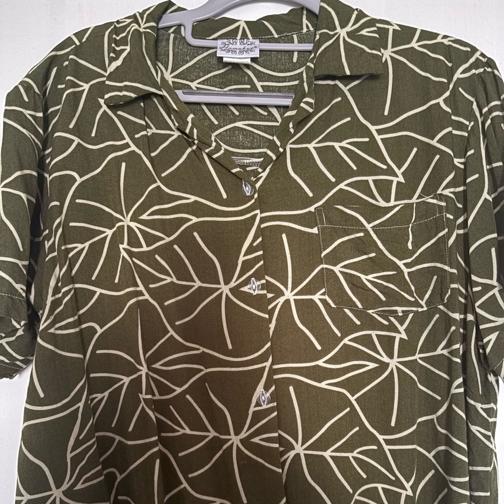 Aloha/Hawaiian Print Women’s Button Down Shirt